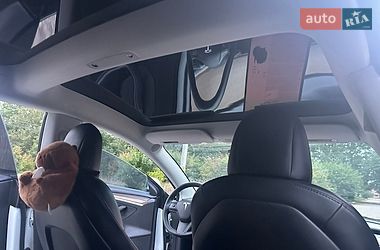 Седан Tesla Model 3 2021 в Кропивницком