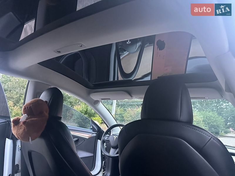 Седан Tesla Model 3 2021 в Кропивницком