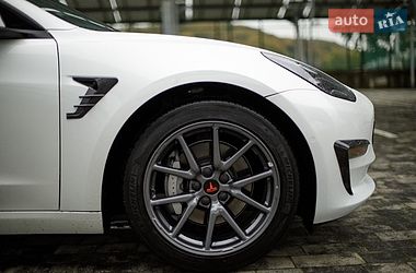 Седан Tesla Model 3 2021 в Львове фото 8 Седан Tesla Model 3 2021 в Львове