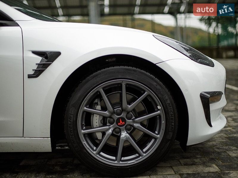 Седан Tesla Model 3 2021 в Львове фото 8 Седан Tesla Model 3 2021 в Львове