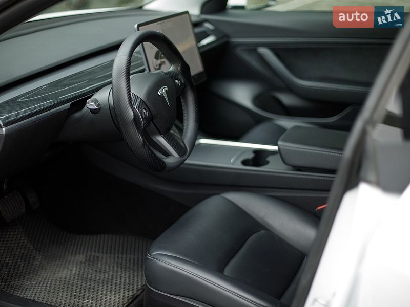 Седан Tesla Model 3 2021 в Львове фото 17 Седан Tesla Model 3 2021 в Львове