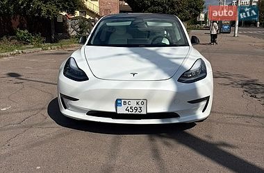 Седан Tesla Model 3 2019 в Львове