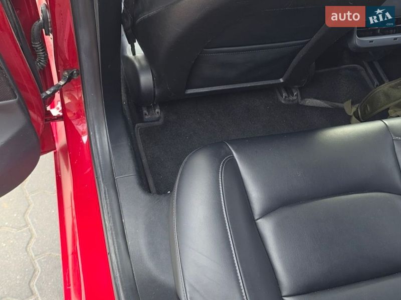 Седан Tesla Model 3 2018 в Ужгороде