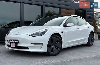 Седан Tesla Model 3 2021 в Ровно