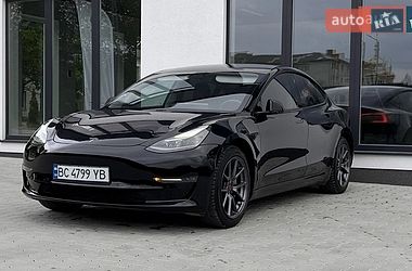 Седан Tesla Model 3 2021 в Львове