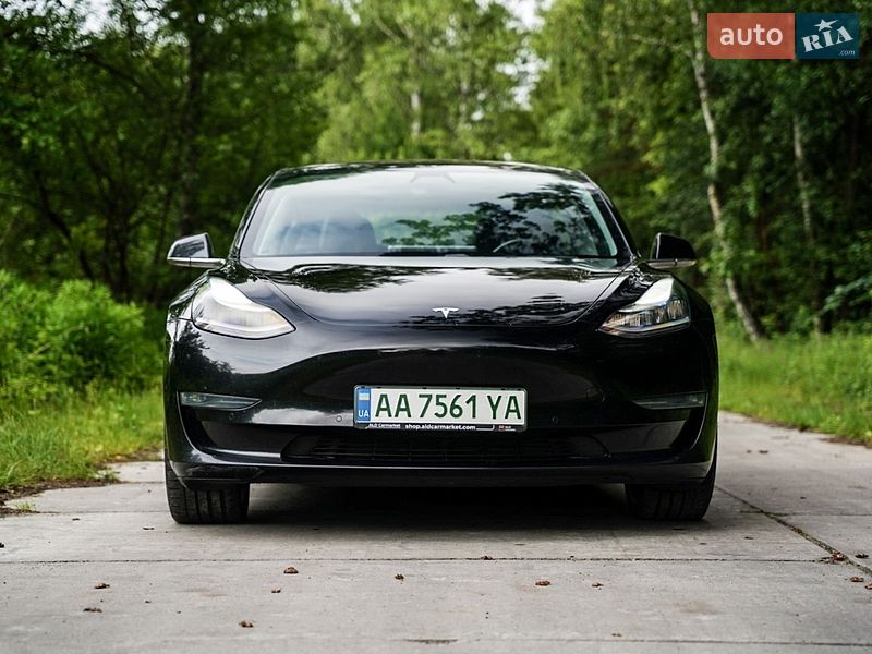 Седан Tesla Model 3 2019 в Києві