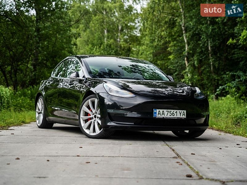 Седан Tesla Model 3 2019 в Києві