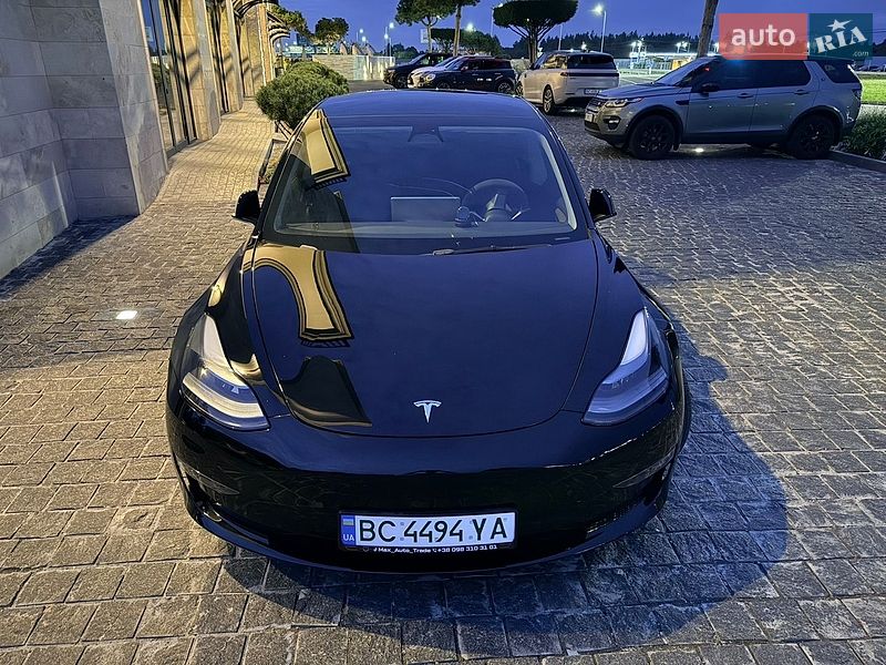 Седан Tesla Model 3 2022 в Львові