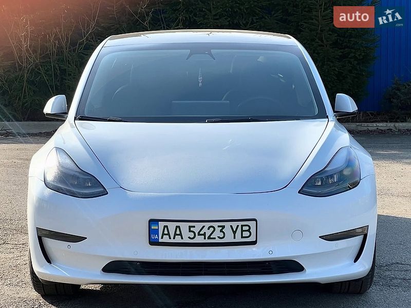 Tesla Model 3 2021