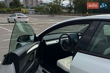 Седан Tesla Model 3 2021 в Киеве