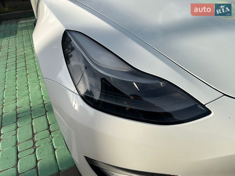 Седан Tesla Model 3 2022 в Києві