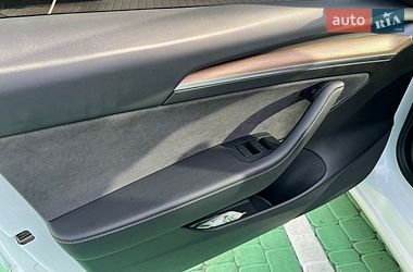 Седан Tesla Model 3 2022 в Києві