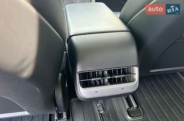 Седан Tesla Model 3 2022 в Києві