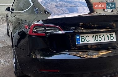 Седан Tesla Model 3 2019 в Дрогобыче