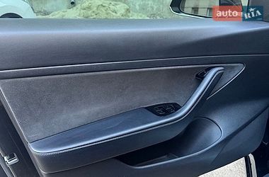 Седан Tesla Model 3 2019 в Дрогобыче