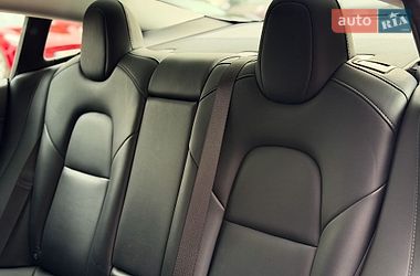 Седан Tesla Model 3 2019 в Києві