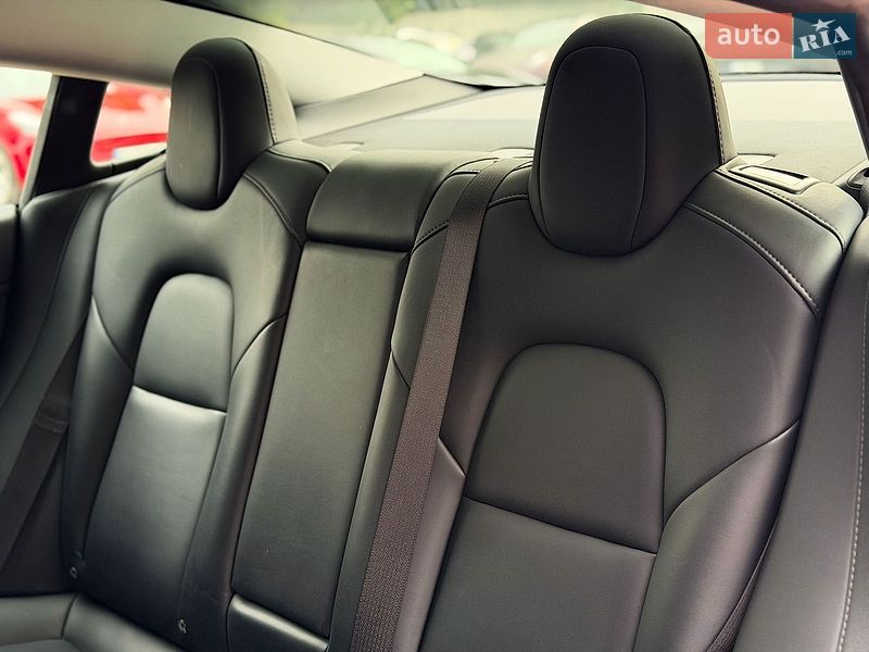 Седан Tesla Model 3 2019 в Києві