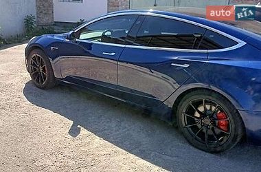 Седан Tesla Model 3 2019 в Львове