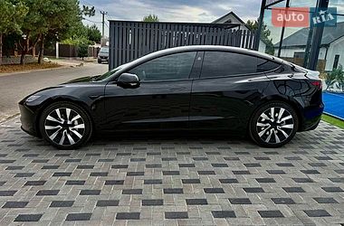 Седан Tesla Model 3 2024 в Києві