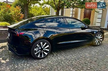 Седан Tesla Model 3 2024 в Києві