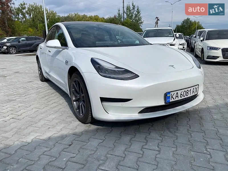 Tesla Model 3 2020