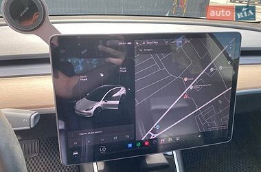 Седан Tesla Model 3 2020 в Львове