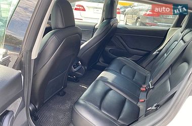 Седан Tesla Model 3 2020 в Львове