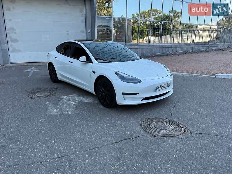 Tesla Model 3 2022