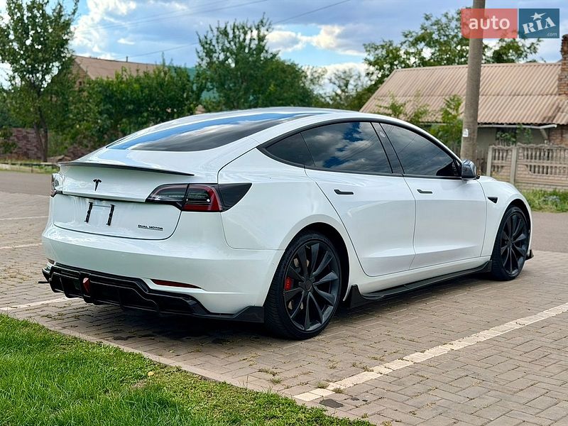Седан Tesla Model 3 2019 в Кривом Роге