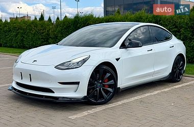Седан Tesla Model 3 2019 в Кривому Розі