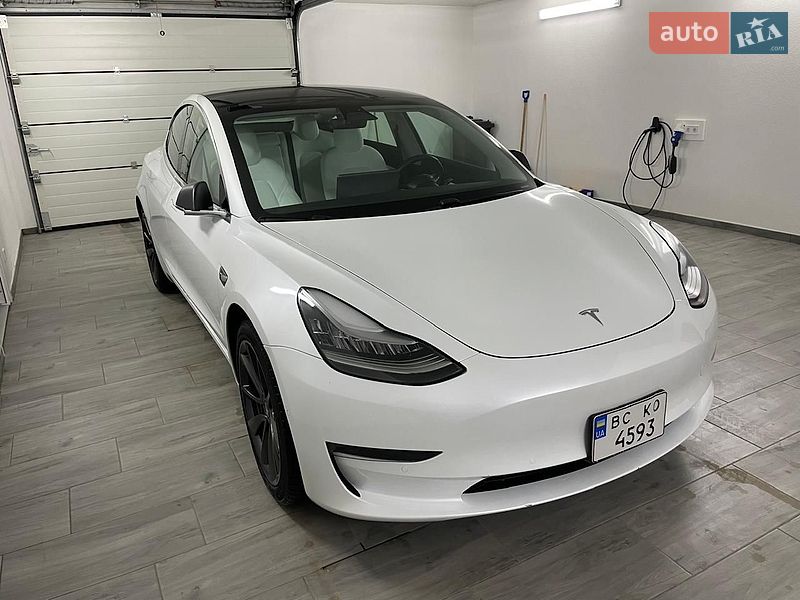 Tesla Model 3 2019