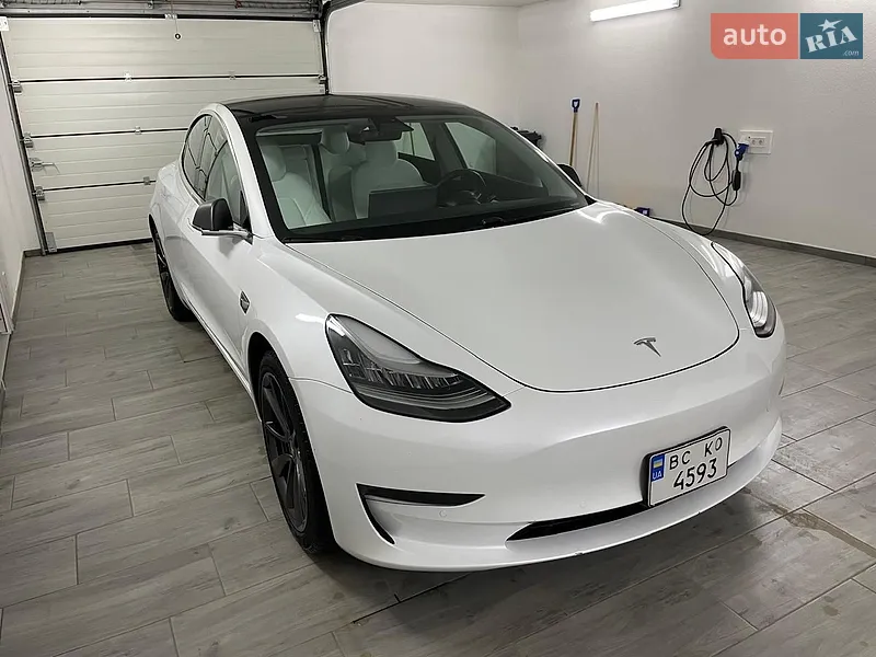 Tesla Model 3 2019