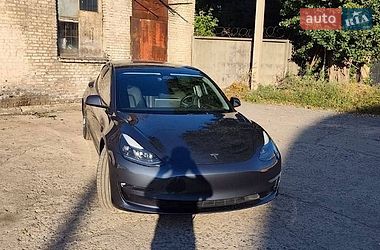 Седан Tesla Model 3 2023 в Кривому Розі