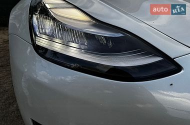 Седан Tesla Model 3 2019 в Киеве