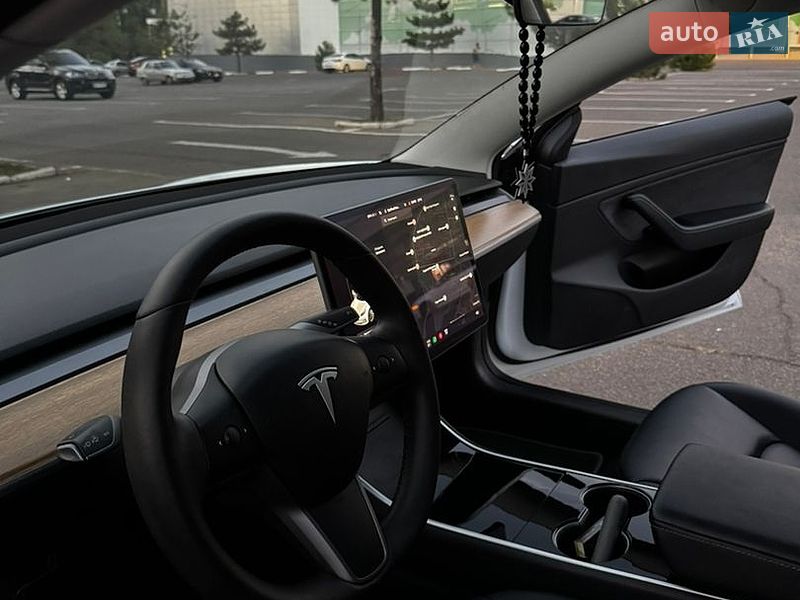 Седан Tesla Model 3 2020 в Одессе