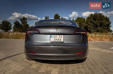Седан Tesla Model 3 2023 в Черкассах
