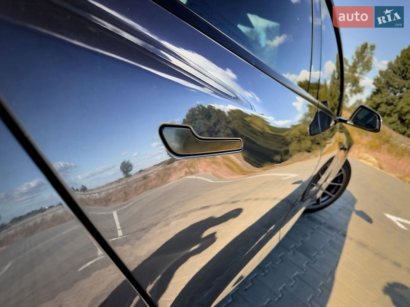 Седан Tesla Model 3 2023 в Черкассах