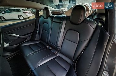 Седан Tesla Model 3 2023 в Черкассах