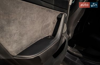Седан Tesla Model 3 2023 в Черкассах