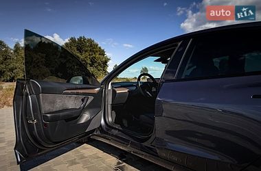 Седан Tesla Model 3 2023 в Черкассах