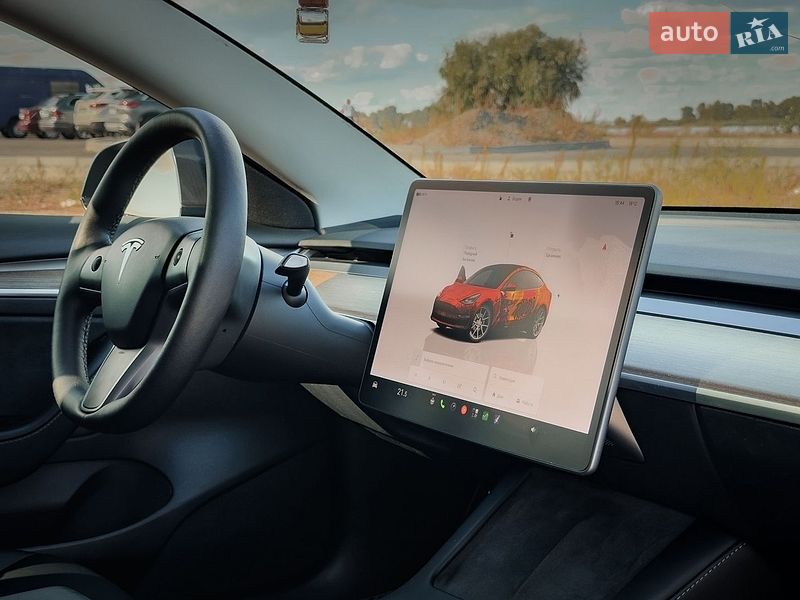Седан Tesla Model 3 2023 в Черкассах