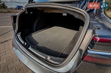Седан Tesla Model 3 2023 в Черкассах