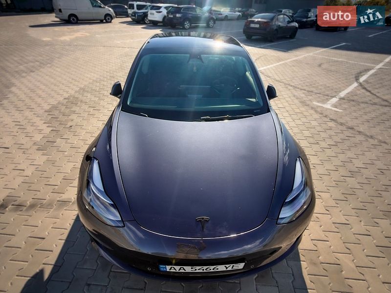 Седан Tesla Model 3 2023 в Черкассах