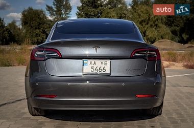 Седан Tesla Model 3 2023 в Черкассах