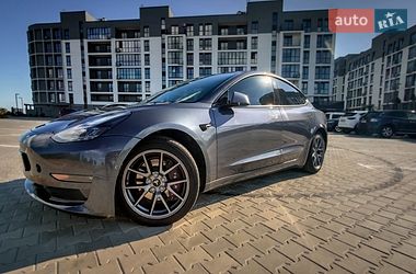 Седан Tesla Model 3 2023 в Черкассах