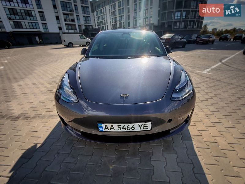 Седан Tesla Model 3 2023 в Черкассах