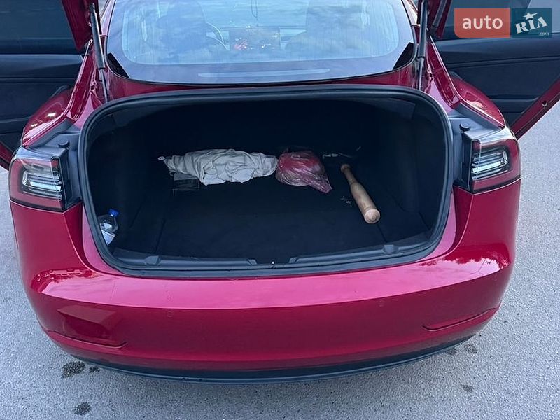 Седан Tesla Model 3 2018 в Киеве