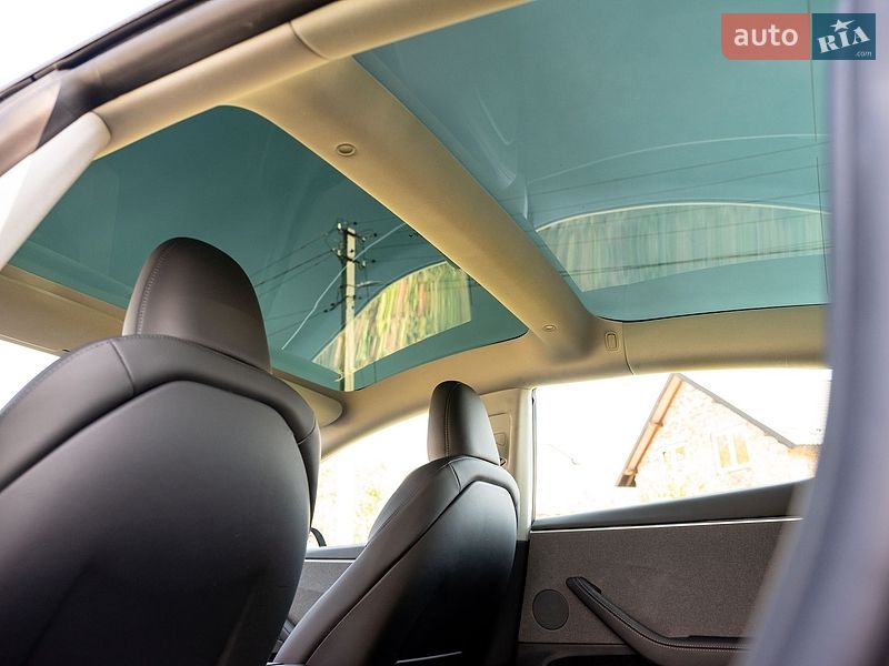 Седан Tesla Model 3 2025 в Ивано-Франковске
