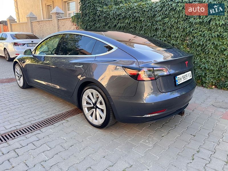 Седан Tesla Model 3 2019 в Одесі