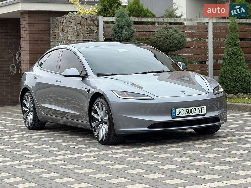 Tesla Model 3 2025